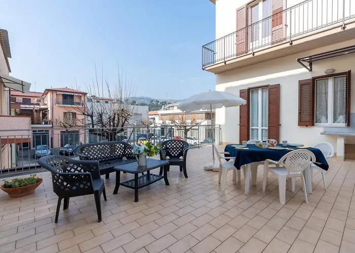 Piazza Verdi-roseto Apartment *